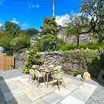 Langdale Boulders, Ambleside, Fantastic Views * Chapel Stile